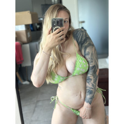Grüner Blumenbikini